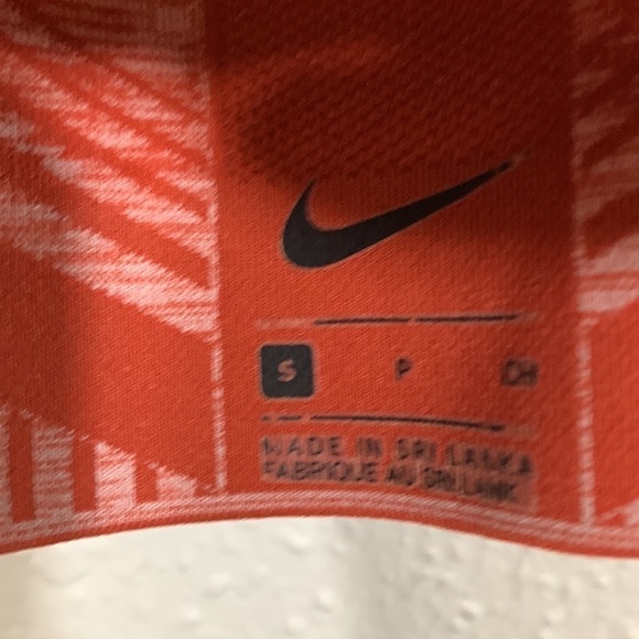 Nike FE/NOM FlyknitWomen's High-Support Rust Non-Padded Sports Bra - Picture 3 of 8